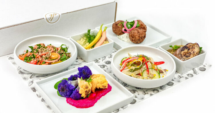 Great Performances offers Lunch Box Catering for your Special Event