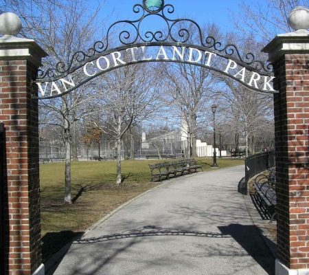 Van_Cortlandt_Park_2012-square